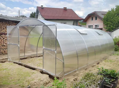 Szklarnia z poliwęglanu GT "Mocna szeroka GAUDI 40"